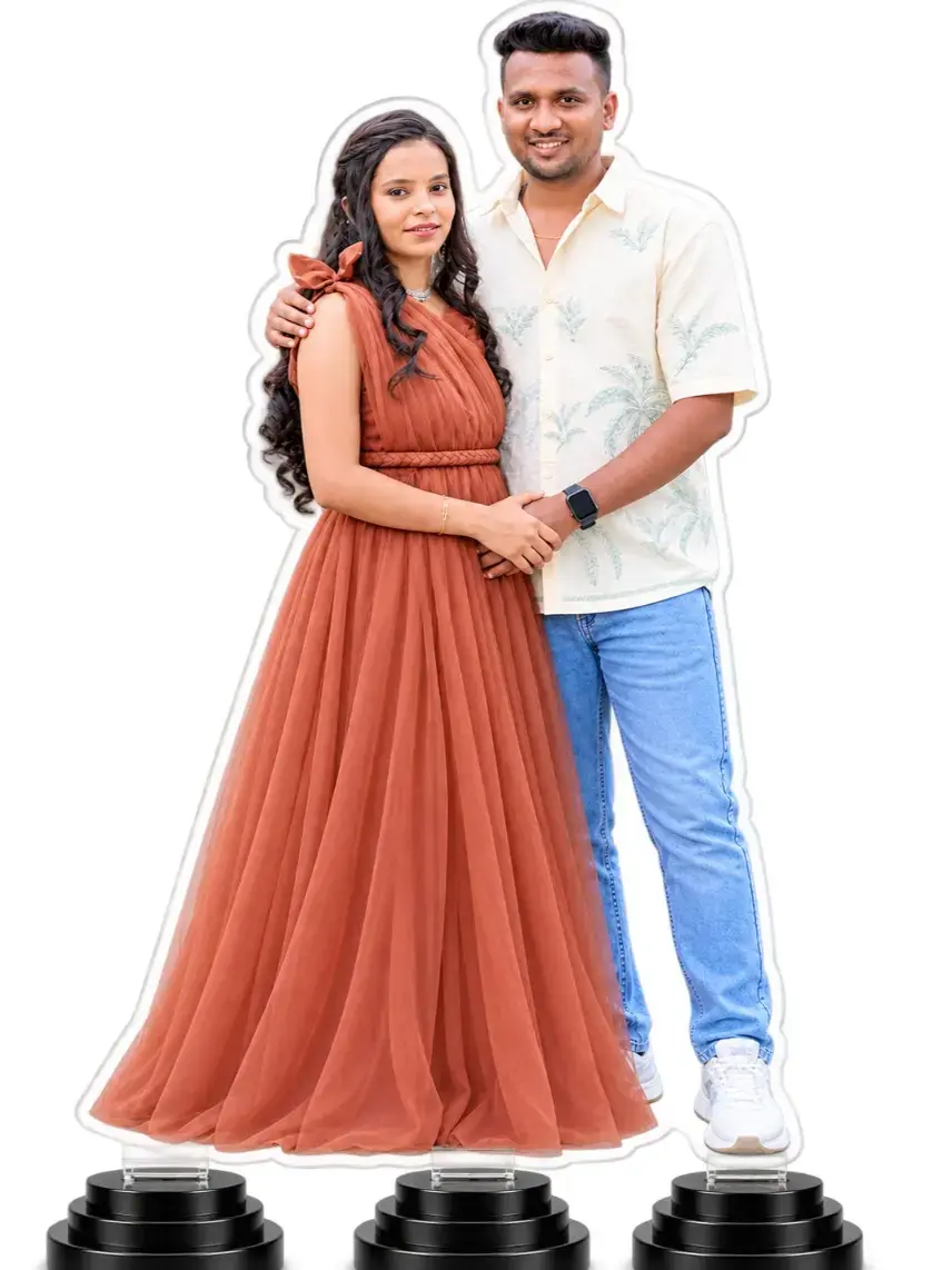 Personalized Vertical Couple standee 3d Cutout - 1
